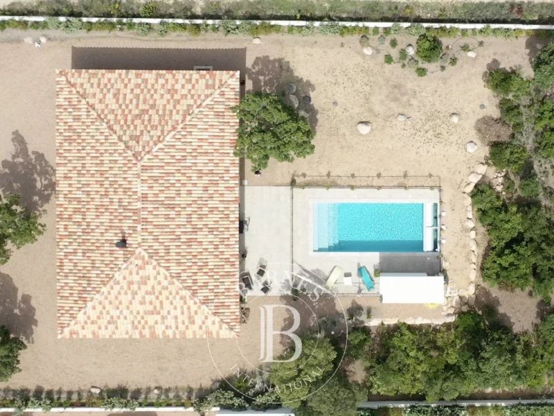 A vendre Villa RECENTE 5 PIECES 154 M²  plain-pied LECCI