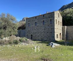 For sale PROPERTY 355 M² TO RENOVATE L'ILE ROUSSE
