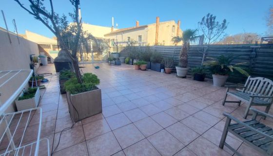 For rent APARTMENT T4 110 M2 SEASIDE TERRACE MONTPELLIER
