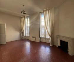 APPARTEMENT T5 149 M2  NIMES