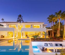 A vendre Superbe villa moderne 9 PIECES Nueva AndalucI­a  NUEVA ANDALUCIA