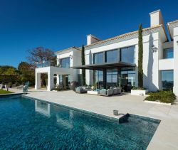 A vendre TRES belle villa moderne 10 PIECES VUE MER  Marbella  