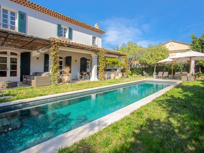 A louer MAISON  5 PIECES 210 M2 BORD DE MER SAINT TROPEZ