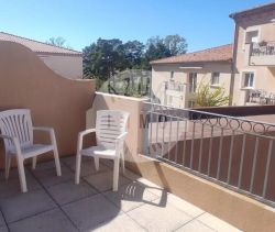 A vendre APPARTEMENT T2 39 M2 TERRASSE  SAINT ZACHARIE