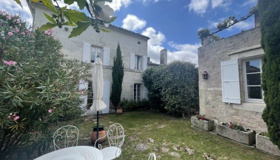 For sale Beautiful 4 ROOM house 150 M² CRAZANNES