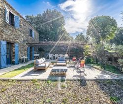En venta hermosa villa de piedra 7 HABITACIONES 306 M² CERCA DE LA PLAYA DE SAINT FLORENT