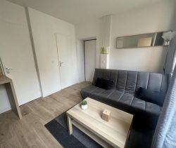 A louer APPARTEMENT T2 22 M2 BORD DE MER VALLAURIS