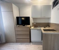 A louer APPARTEMENT T2 22 M2 BORD DE MER VALLAURIS