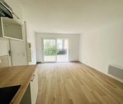 A louer APPARTEMENT NEUF T2 26 M2 TERRASSE BORD DE MER VALLAURIS