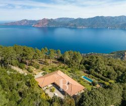 A vendre Villa de charme 5 pieces 233 m²  vue mer et montagnes  PIANA AJACCIO