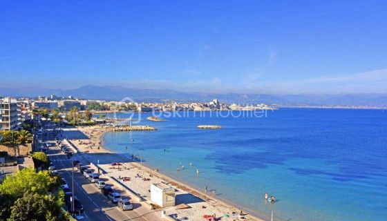 A louer APPARTEMENT T2 41 M2 TERRASSE BORD DE MER ANTIBES