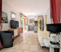 A louer APPARTEMENT T2 41 M2 TERRASSE BORD DE MER ANTIBES