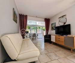 A louer APPARTEMENT T2 41 M2 TERRASSE BORD DE MER ANTIBES