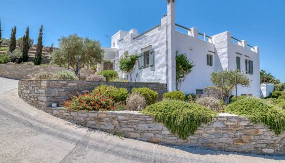 For rent CYCLADIC VILLA FOR HOLIDAY RENTAL 8 BEDS PAROS