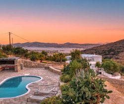 For rent CYCLADIC VILLA FOR HOLIDAY RENTAL 8 BEDS PAROS