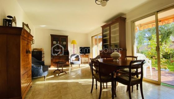 A louer APPARTEMENT DE PRESTIGE T3 65 M2 TERRASSE BORD DE MER SANARY SUR MER