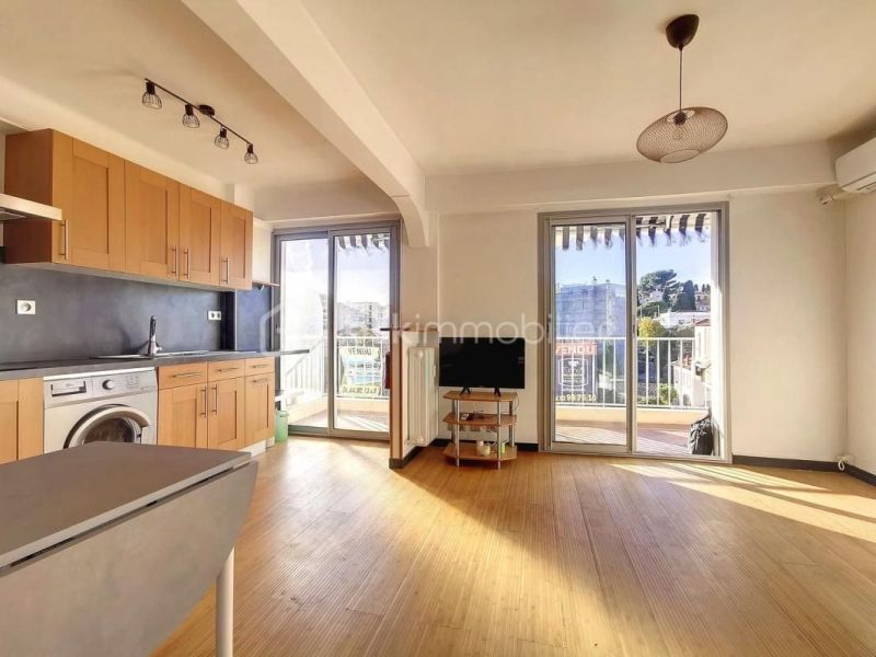 A louer APPARTEMENT T2 51 M2 TERRASSE BORD DE MER CANNES