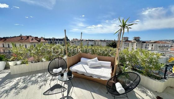 A louer LOFT DE PRESTIGE T3 92 M2 TERRASSE BORD DE MER NICE
