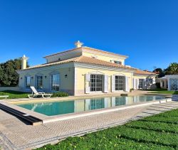 For rent 7 ROOM WATERFRONT HOUSE COLARES
