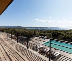 For sale magnificent 8 room villa 269 m² sea view beach on foot Pianottoli-Caldarello