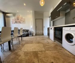 A louer APPARTEMENT T5 81 M2 BORD DE MER TOULON