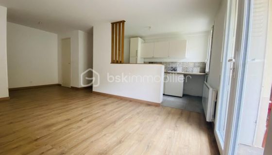 A louer APPARTEMENT T3 54 M2 BORD DE MER TOULON