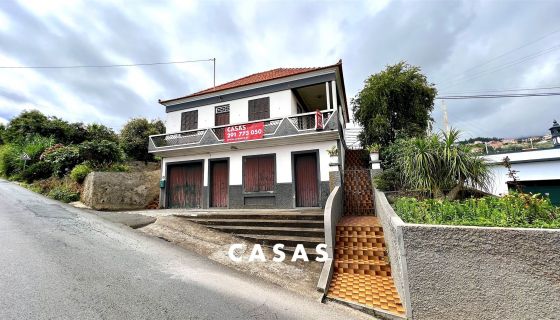 A vendre Maison 4 pièces 200 m² a renover Canhas Canhas