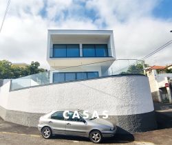 For sale beautiful contemporary house 4 rooms 145 m² Sao Roque Funchal