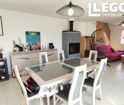 A louer MAISON  CONTEMPORAINE BORD DE MER AURE SUR MER