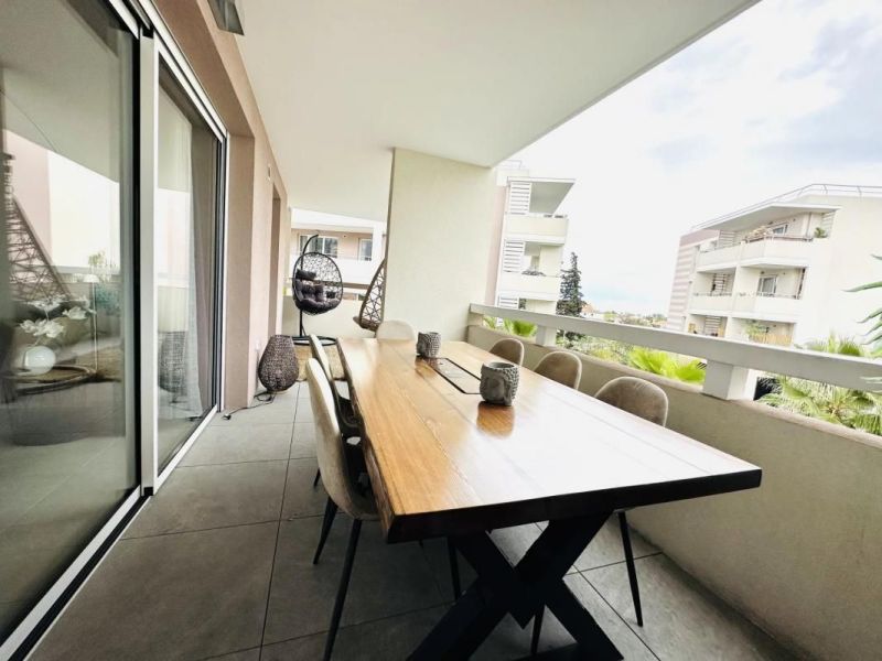 A louer APPARTEMENT T3 60 M2 TERRASSE VUE MER VILLENEUVE LOUBET