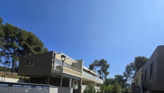A louer APPARTEMENT NEUF T3 83 M2 TERRASSE BORD DE MER LA CIOTAT