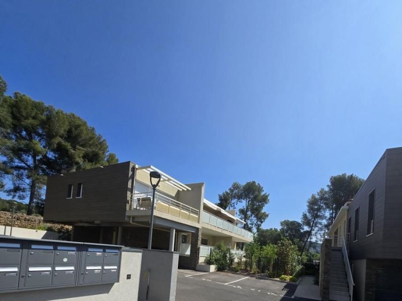 A louer APPARTEMENT NEUF T3 83 M2 TERRASSE BORD DE MER LA CIOTAT