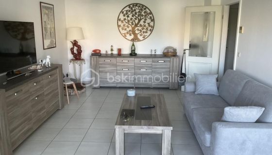 A louer APPARTEMENT DE PRESTIGE T2 53 M2 TERRASSE BORD DE MER SAINT RAPHAEL