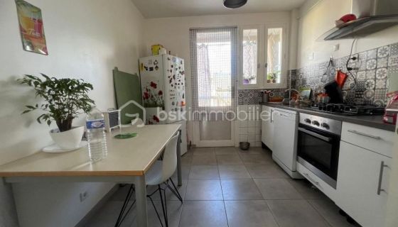 APPARTEMENT T4 86 M2  BEZIERS