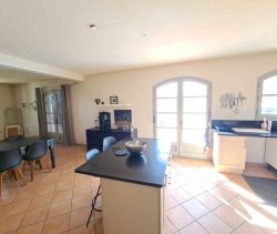 A louer MAISON  4 PIECES 167 M2 BORD DE MER ARLES