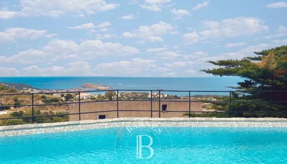 For sale BEAUTIFUL atypical villa 7 ROOMS 200 M² panoramic sea view near MONTICELLO beach