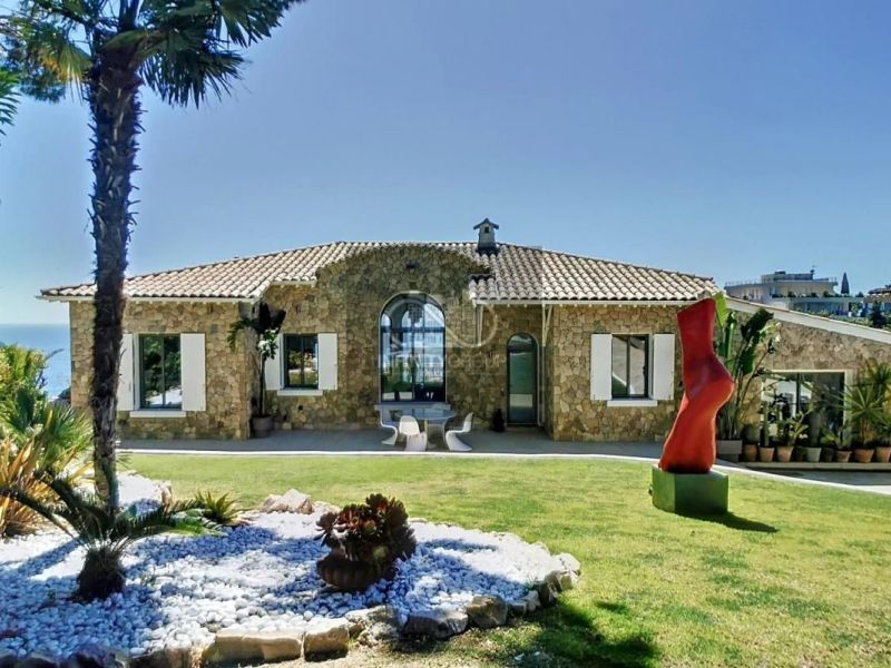 A louer MAISON  CONTEMPORAINE BORD DE MER VALLAURIS