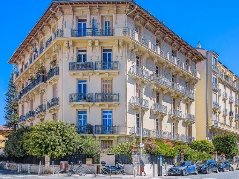 APPARTEMENT T3 80 M2 BORD DE MER NICE