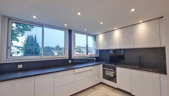 A louer APPARTEMENT NEUF T4 125 M2 TERRASSE BORD DE MER CAGNES SUR MER