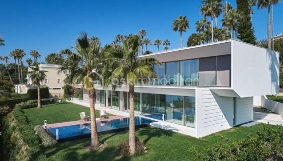 MAISON  CONTEMPORAINE VUE MER CANNES