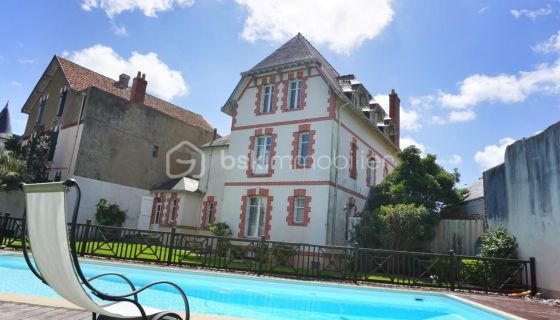 MAISON  DE MAîTRE PIEDS DANS L'EAU LE CROISIC