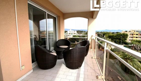 APARTAMENTO T3 67 M2 TERRAZA JUNTO AL MAR ANTIBES