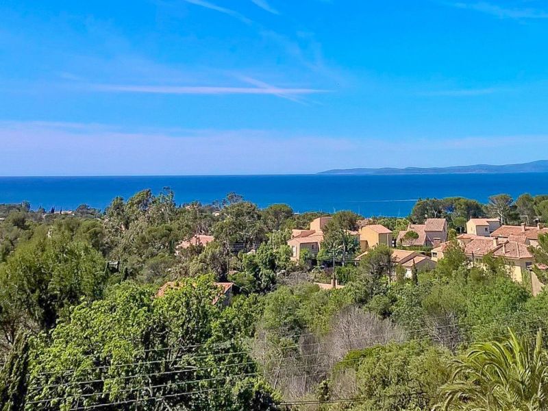 A vendre BELLE VILLA CONTEMPORAINE 6 PIECES 260 M² VUE MER SAINT RAPHAEL  