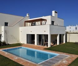 Se alquila CASA DE 4 HABITACIONES JUNTO AL MAR VILA DE SAGRES