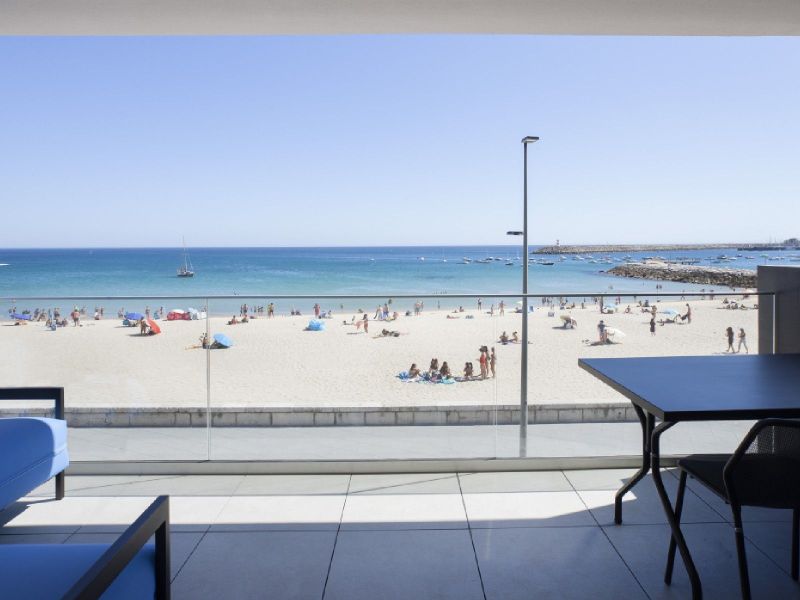 A louer STUDIO  TERRASSE PIEDS DANS L'EAU SESIMBRA (SANTIAGO)