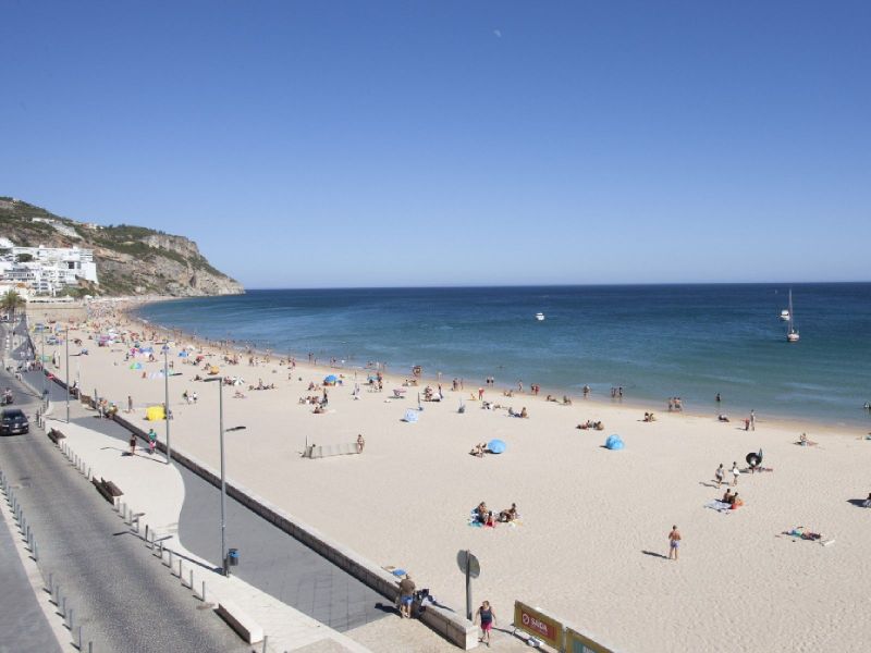 For rent APARTMENT T2 WATERFRONT TERRACE SESIMBRA (SANTIAGO)