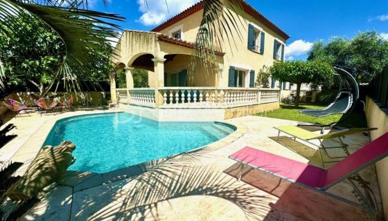 A louer MAISON  7 PIECES 170 M2  GIGNAC