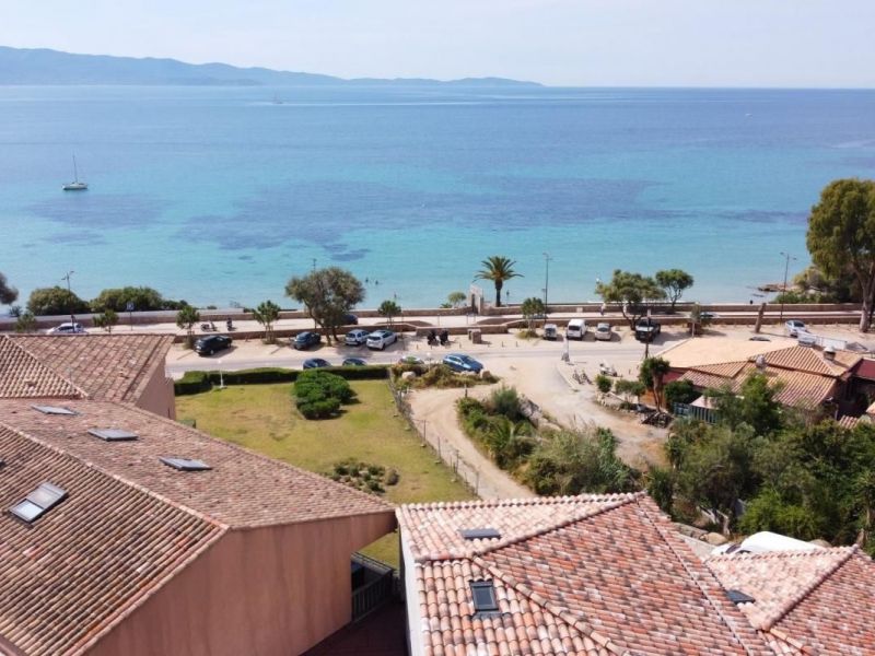 APPARTEMENT DE PRESTIGE T3 73 M2 TERRASSE PIEDS DANS L'EAU AJACCIO