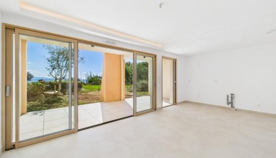 A louer APPARTEMENT DE PRESTIGE T2 45 M2 TERRASSE PIEDS DANS L'EAU AJACCIO