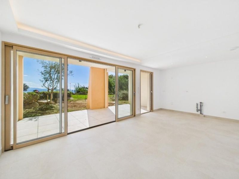 A louer APPARTEMENT DE PRESTIGE T2 45 M2 TERRASSE PIEDS DANS L'EAU AJACCIO